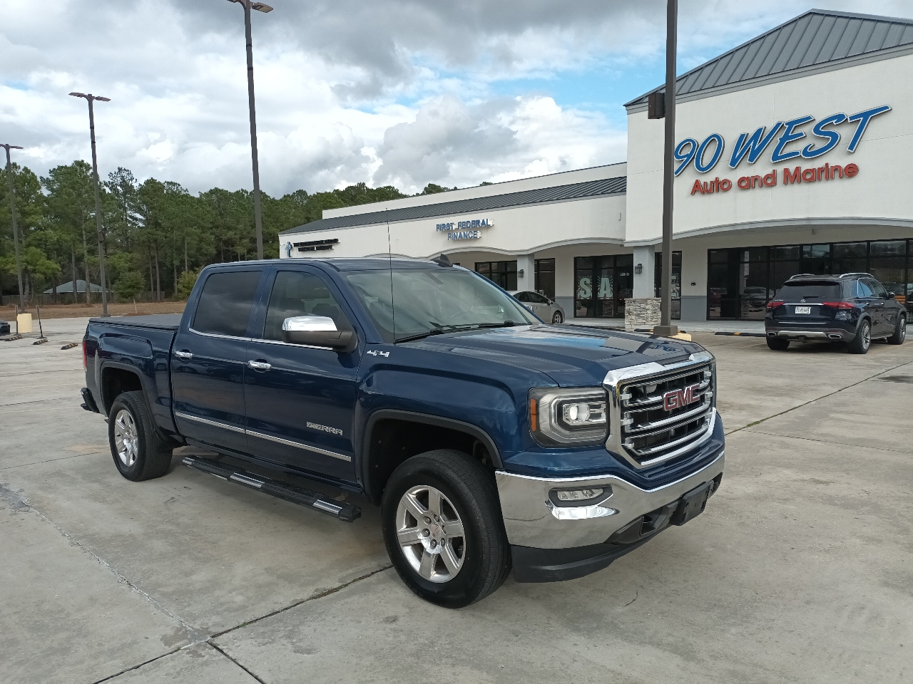 2016 GMC Sierra SLT Crew Cab Short Box 4WD