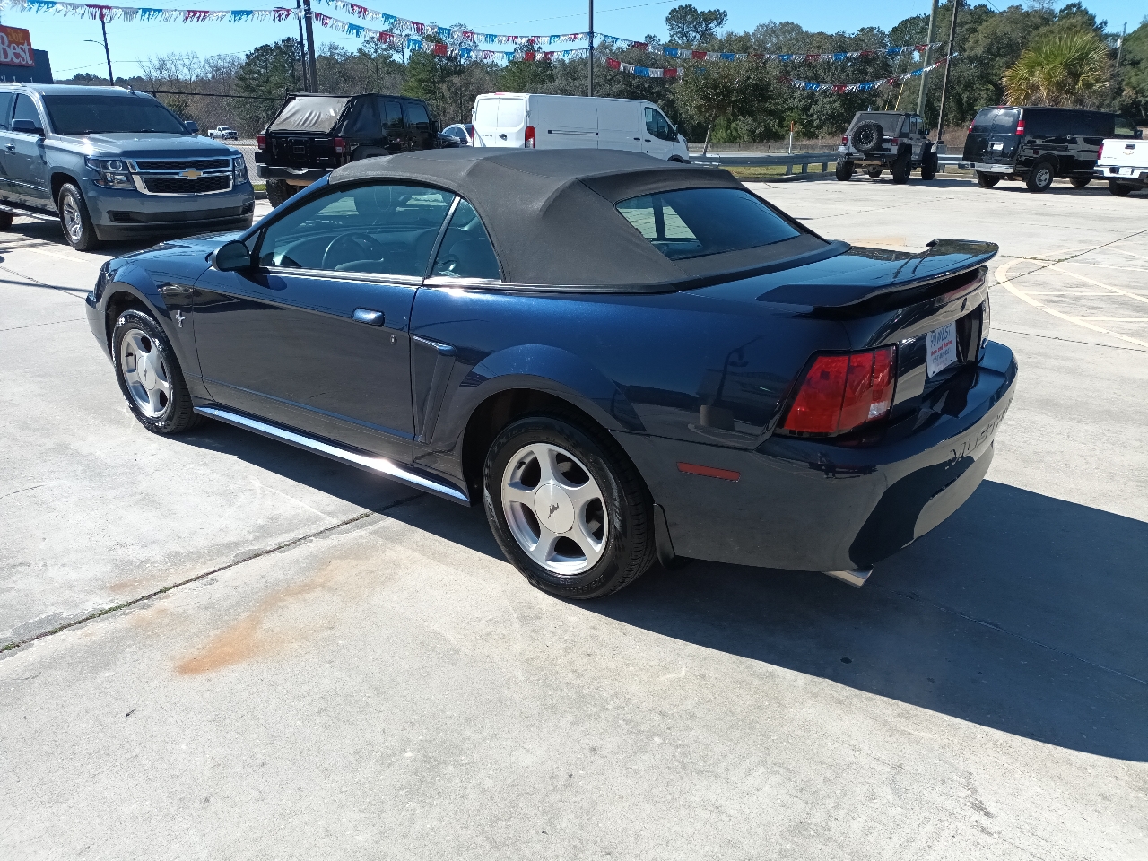 Ford Mustang Deluxe Convertible 2001