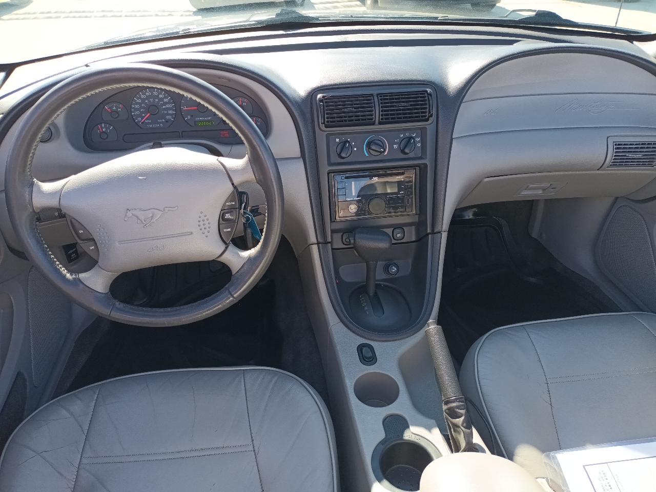 Ford Mustang Deluxe Convertible 2001