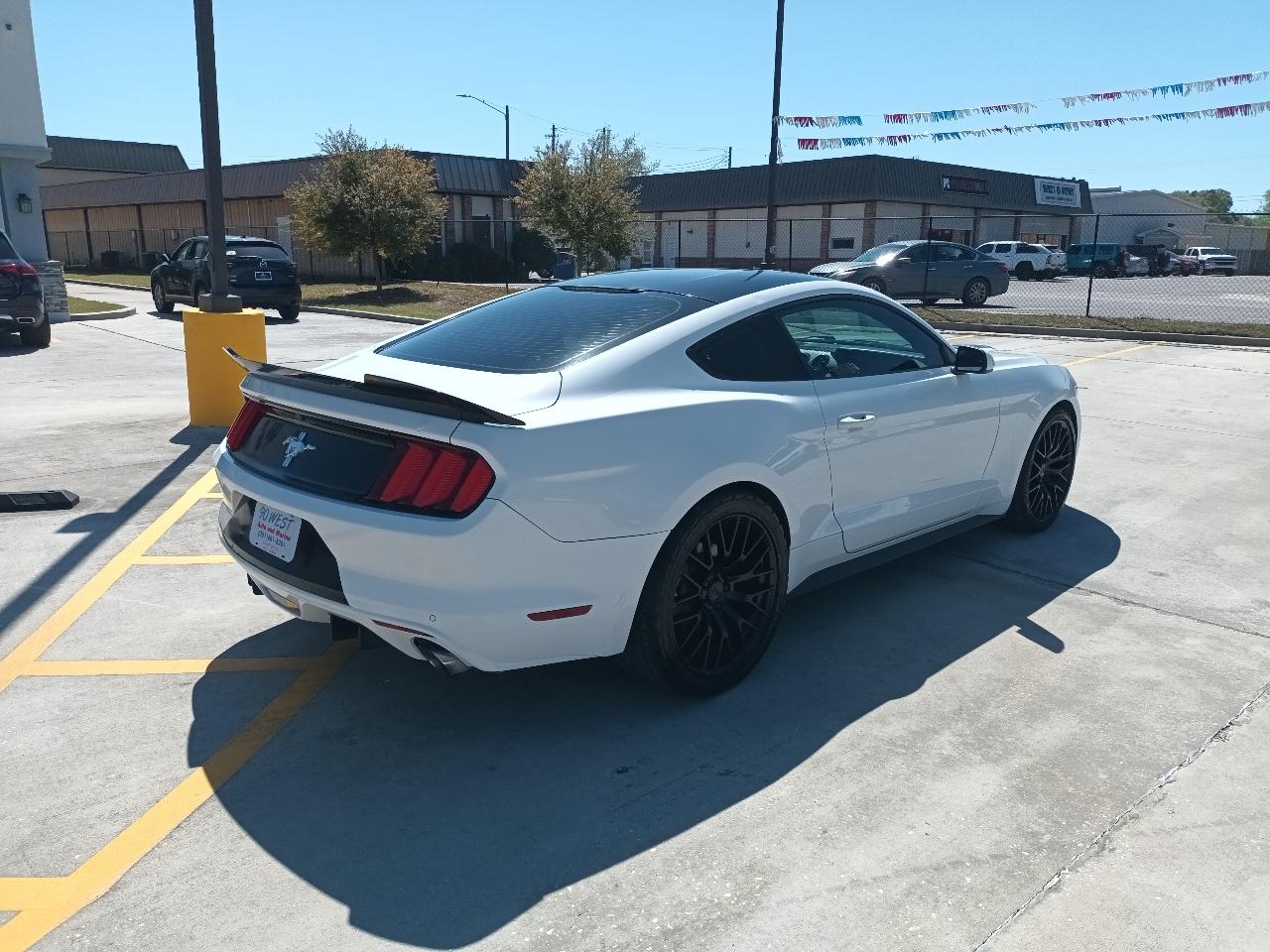 Ford Mustang V6 Coupe 2015