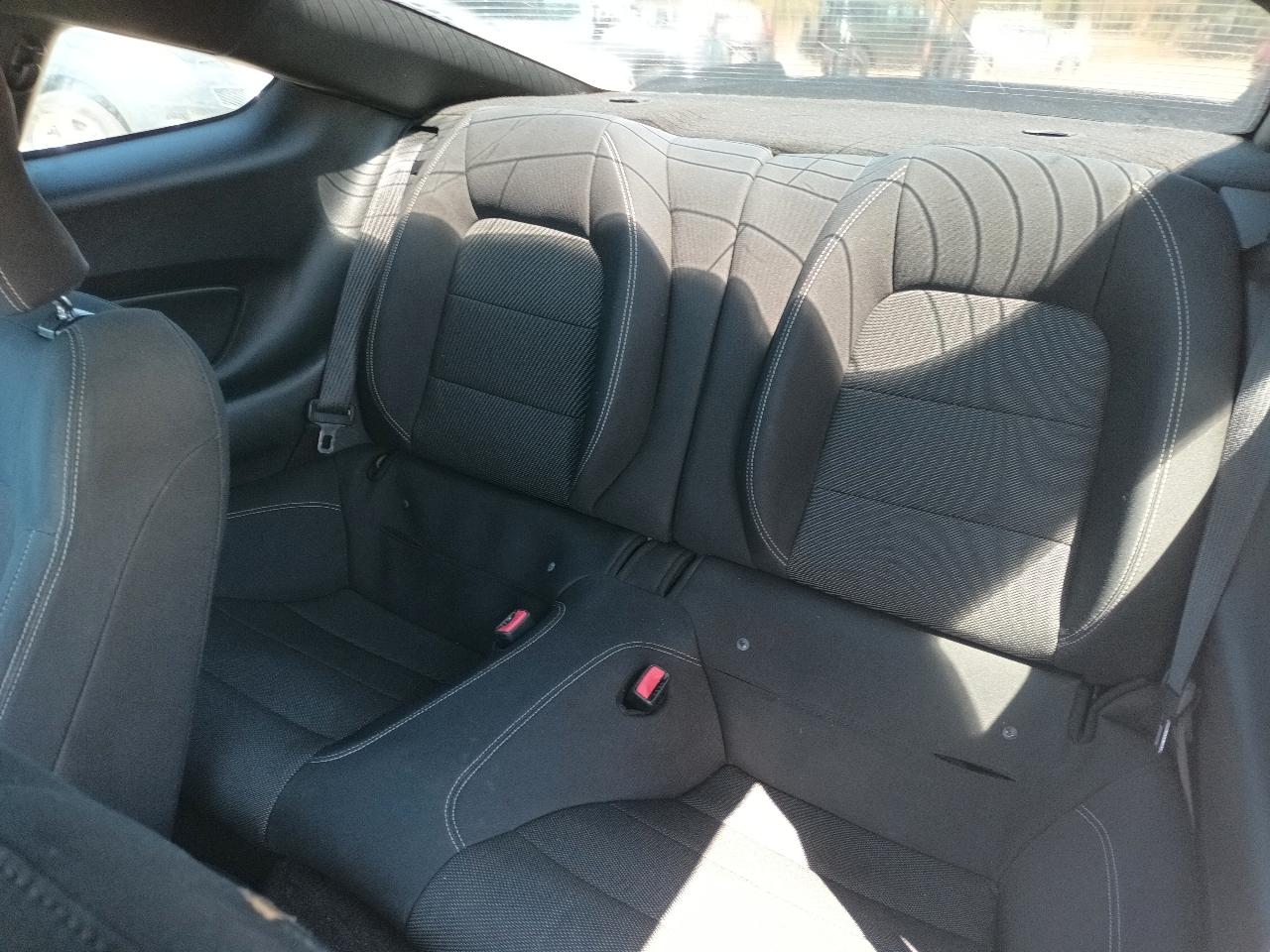 Ford Mustang V6 Coupe 2015