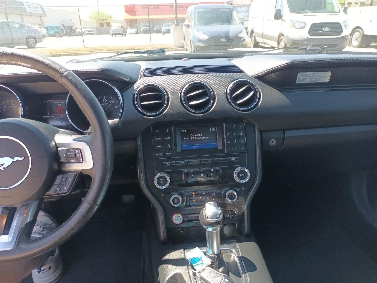 Ford Mustang V6 Coupe 2015