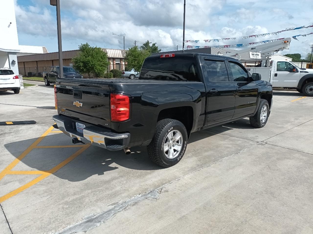 Chevrolet Silverado 1500 LT Crew Cab 2WD 2017