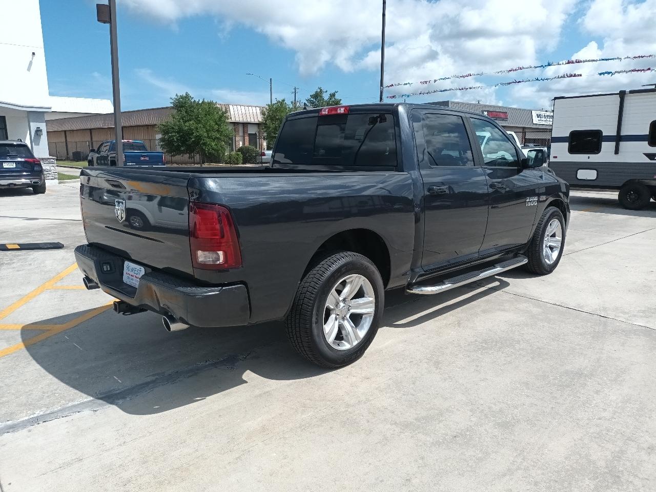 RAM 1500 Sport Crew Cab SWB 2WD 2014