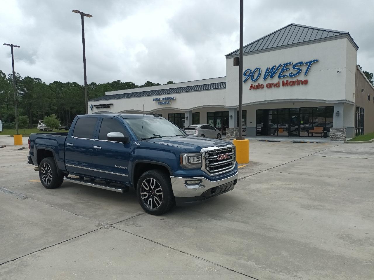 2017 GMC Sierra SLT Crew Cab Short Box 4WD