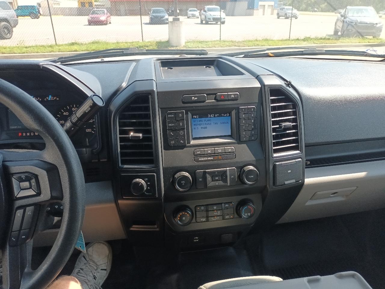 Ford F150 XL SuperCrew 5.5-ft. Bed 4WD 2019