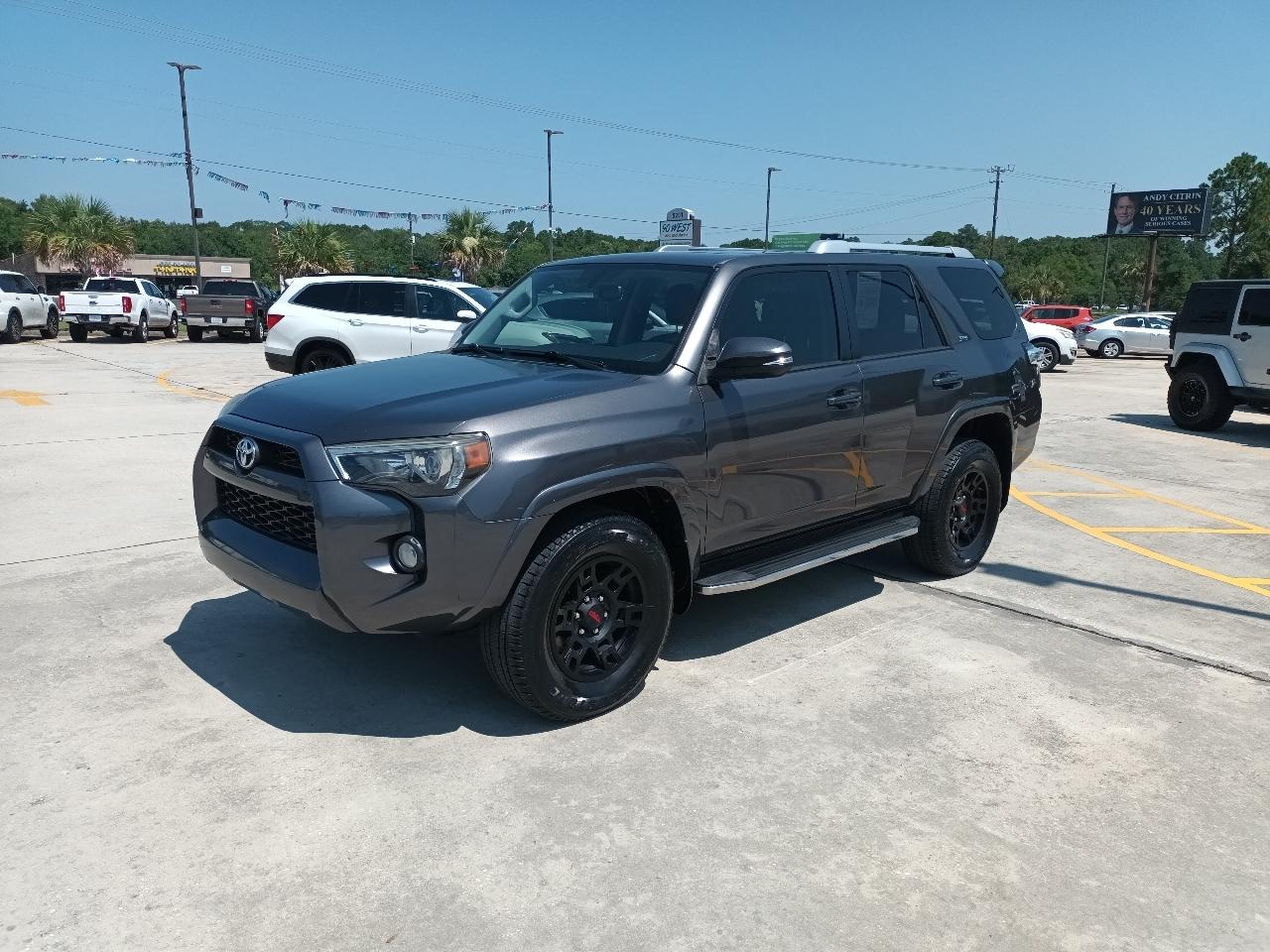 Toyota 4Runner SR5  2016