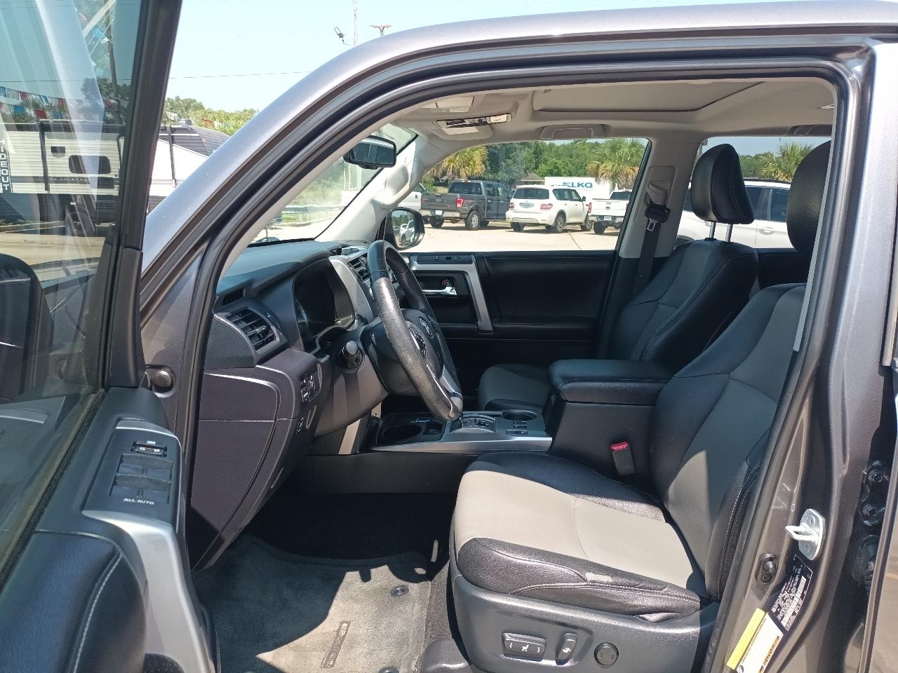 Toyota 4Runner SR5  2016