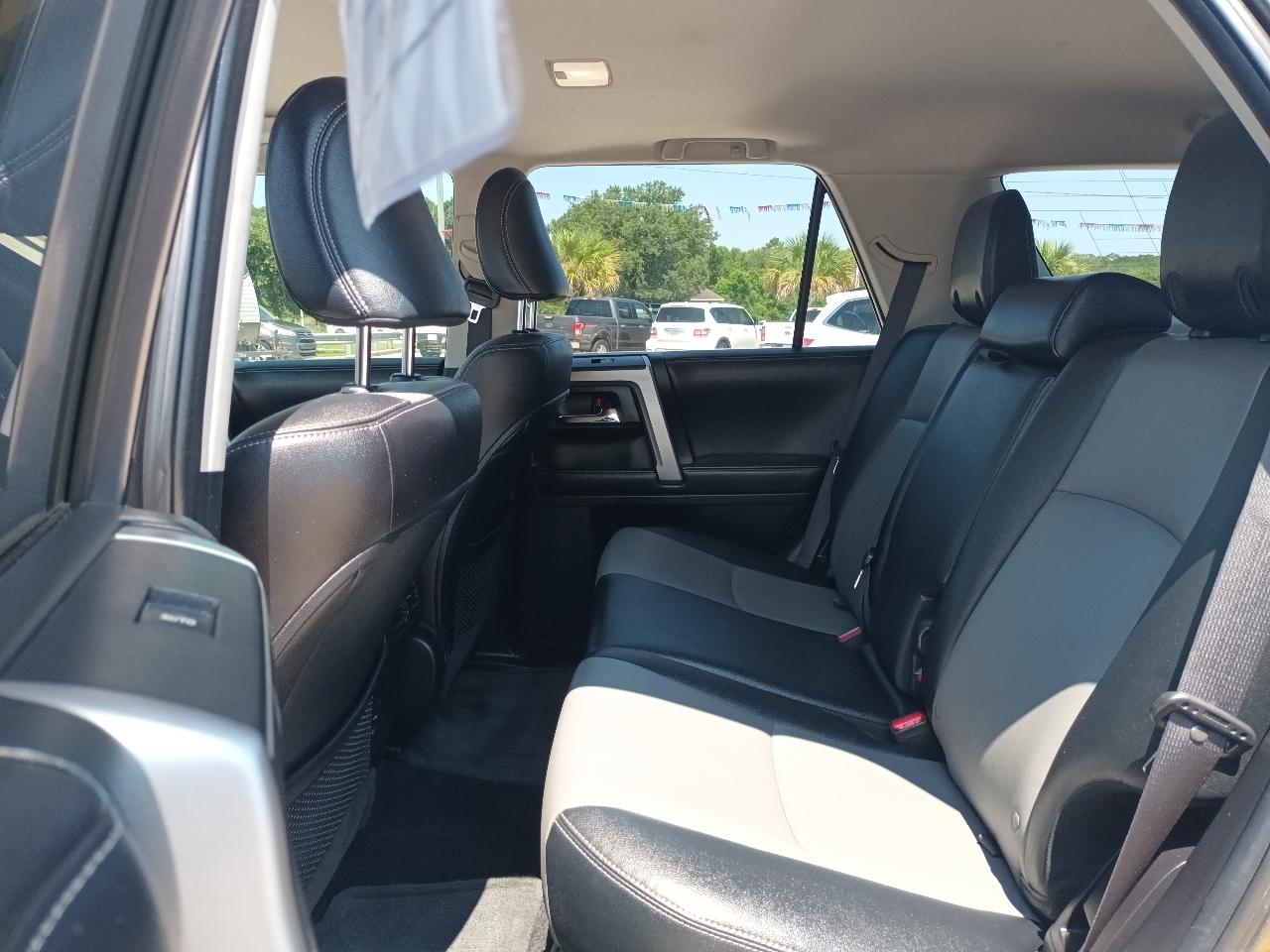 Toyota 4Runner SR5  2016