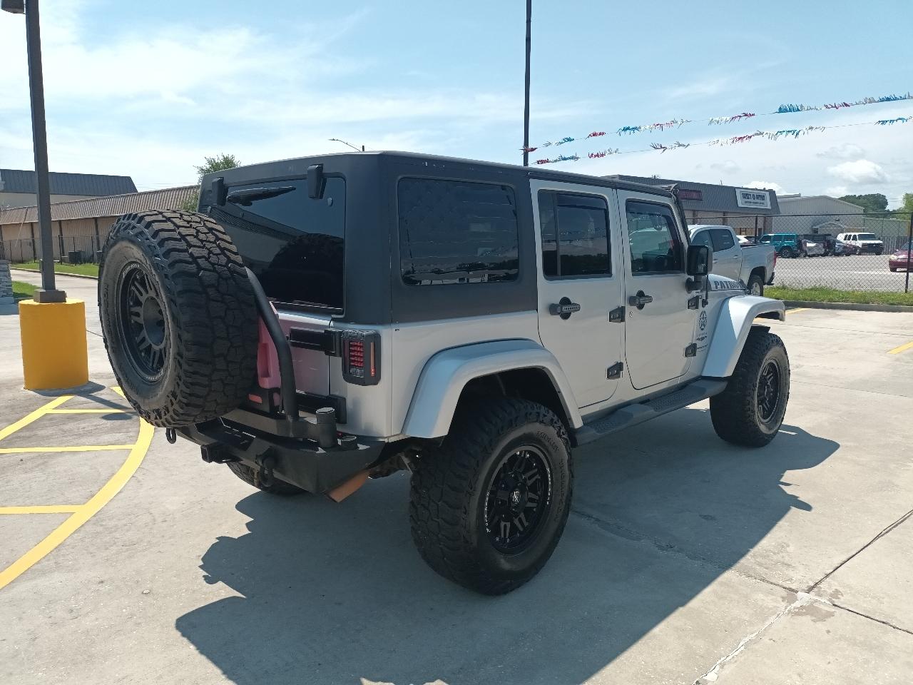 Jeep Wrangler Unlimited Sahara 4WD 2012