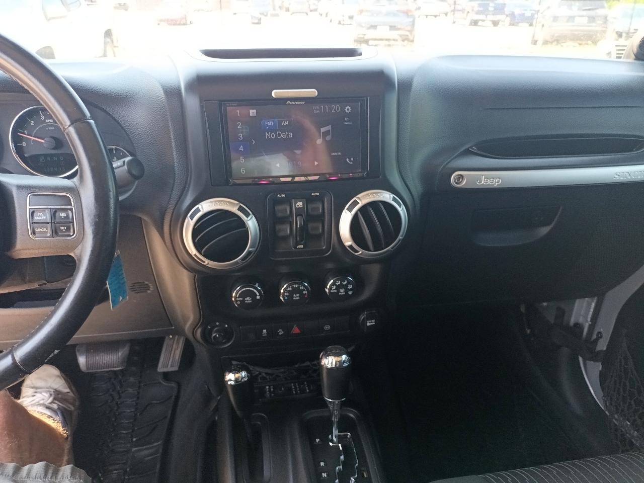 Jeep Wrangler Unlimited Sahara 4WD 2012
