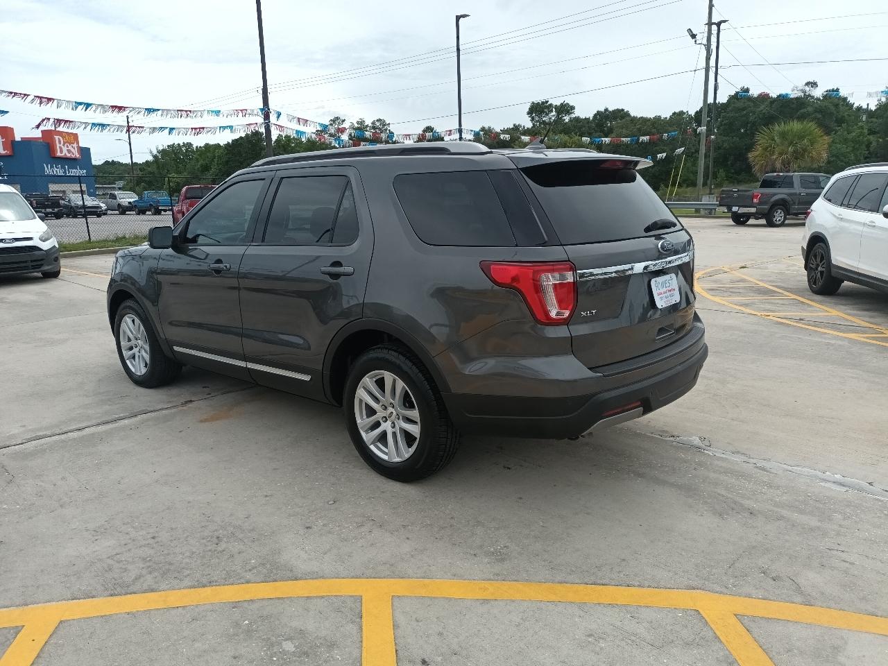 Ford Explorer XLT FWD 2019