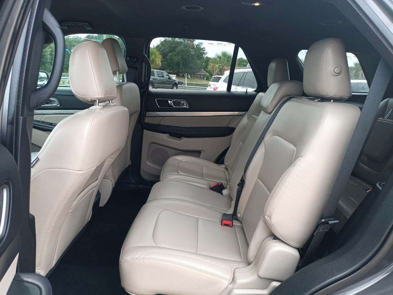 Ford Explorer XLT FWD 2019