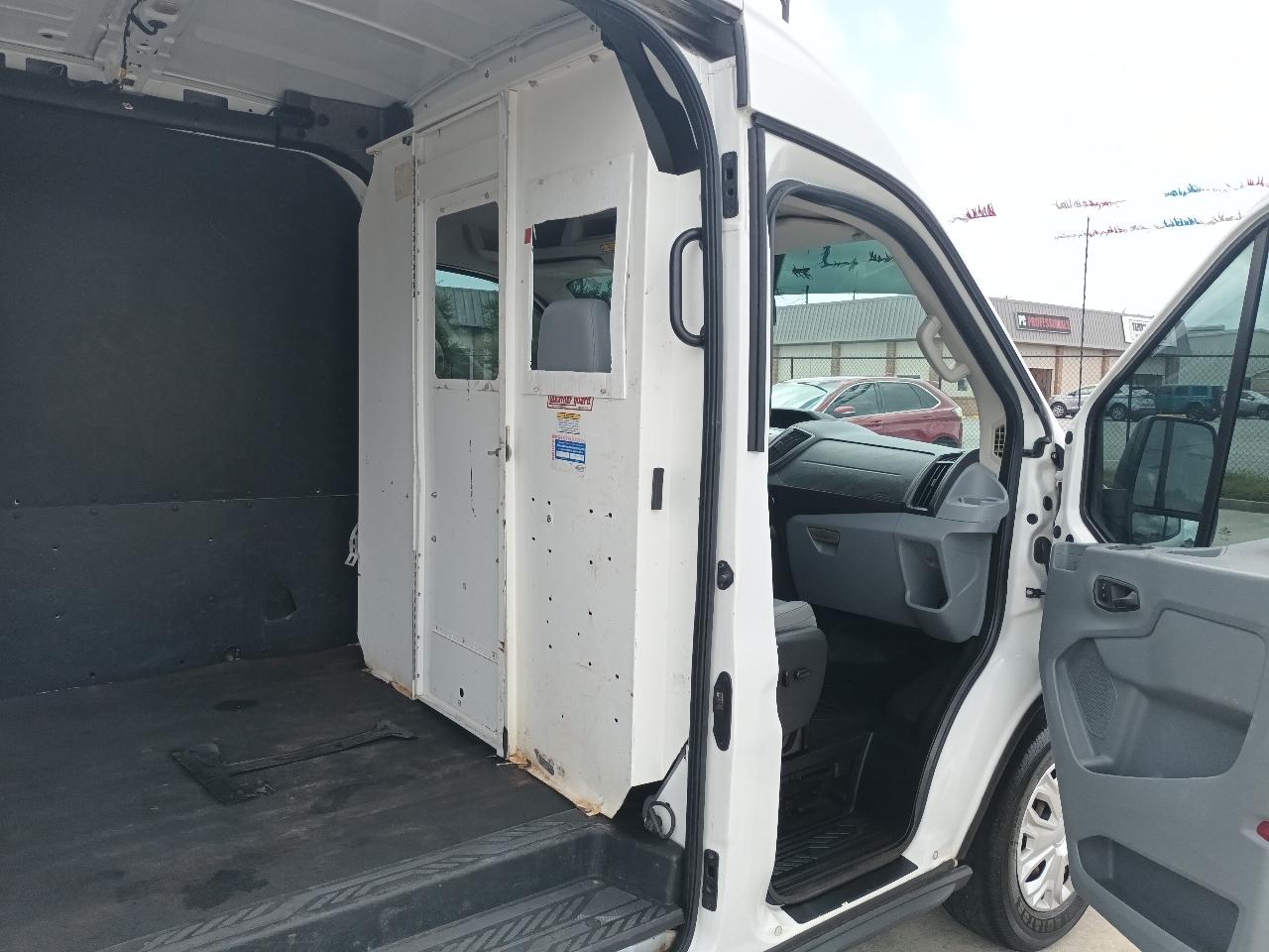 Ford Transit 150 Van Med. Roof w/Sliding Pass. 130-in. WB 2015