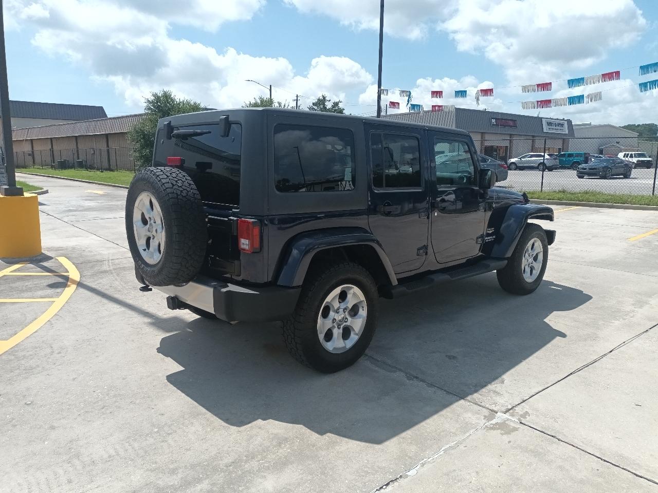 Jeep Wrangler Unlimited Sahara 4WD 2013