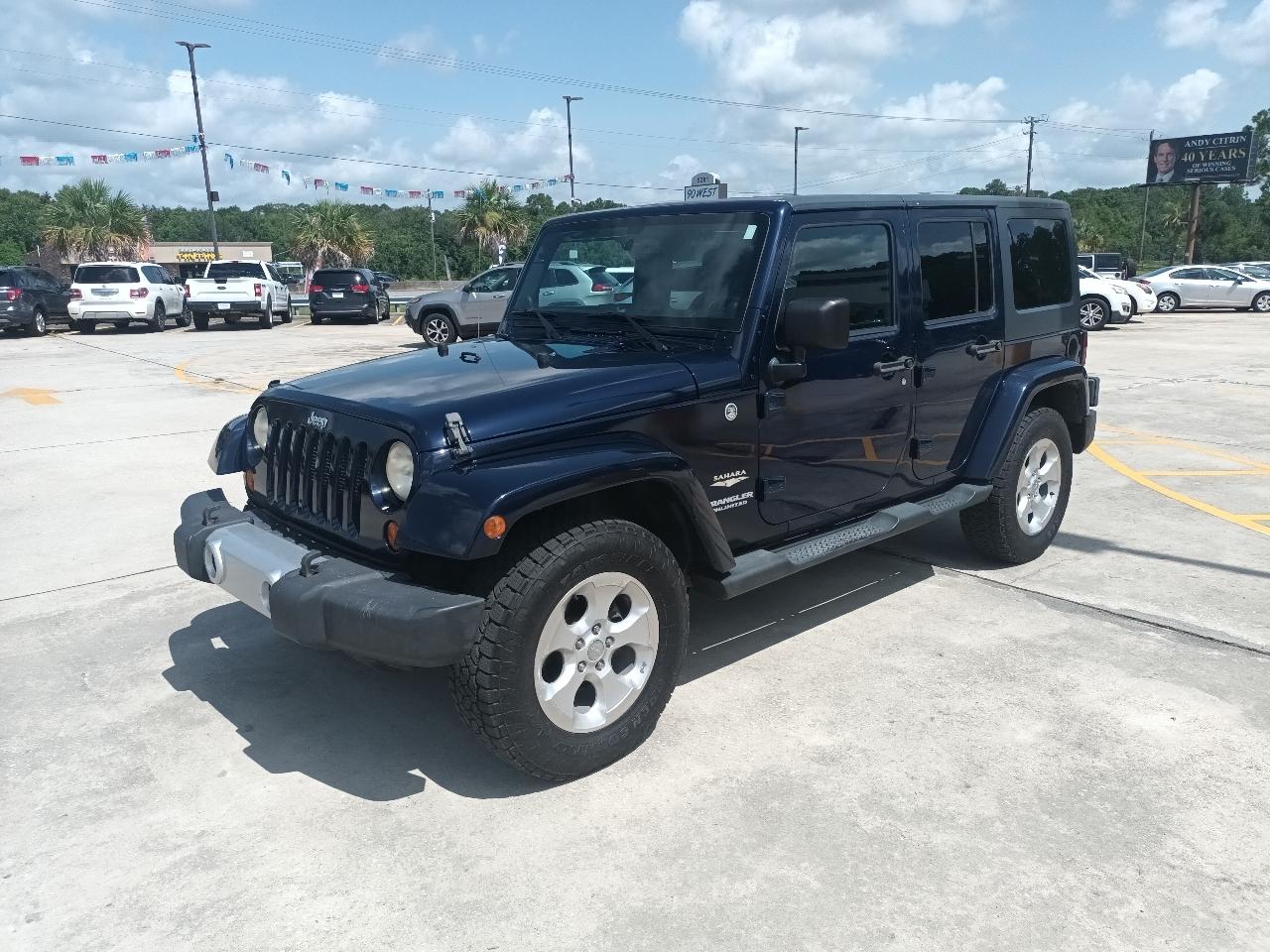 Jeep Wrangler Unlimited Sahara 4WD 2013