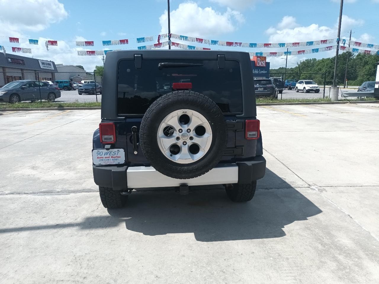 Jeep Wrangler Unlimited Sahara 4WD 2013