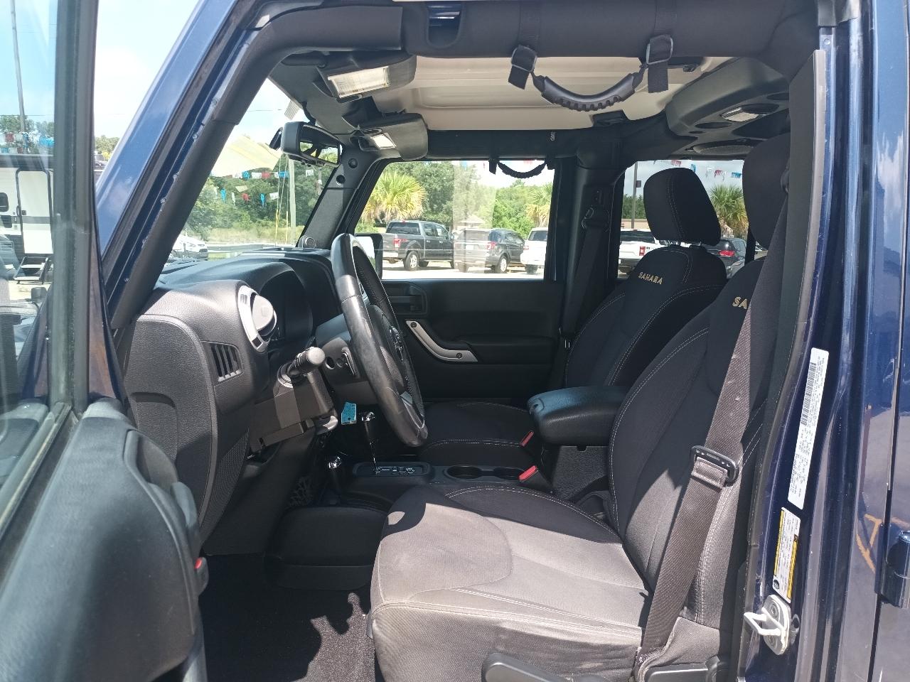 Jeep Wrangler Unlimited Sahara 4WD 2013