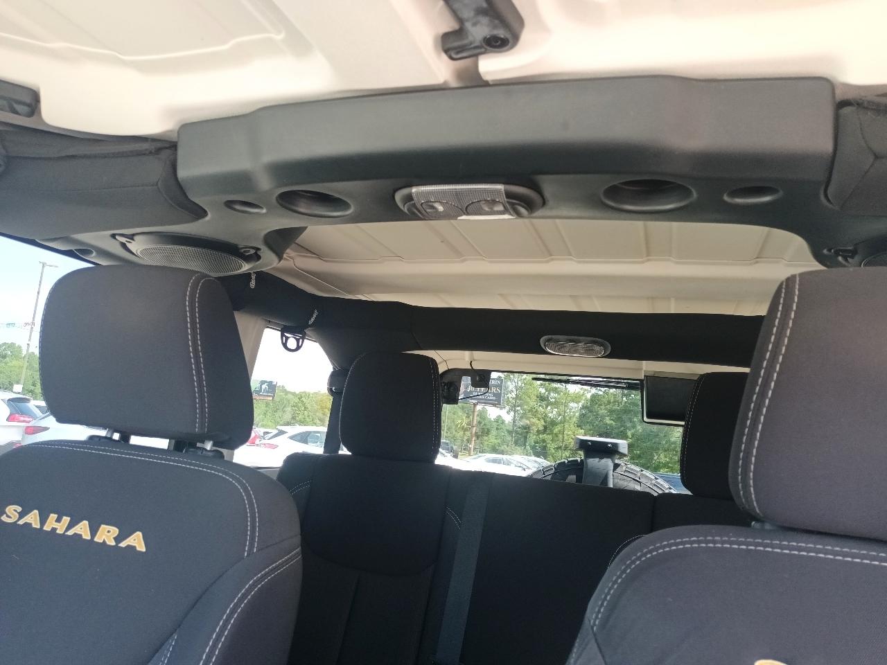 Jeep Wrangler Unlimited Sahara 4WD 2013