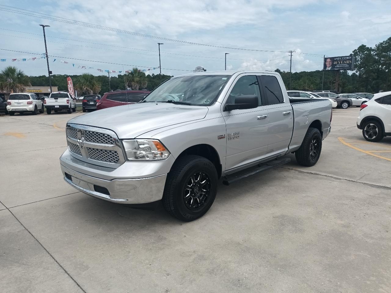 RAM 1500 SLT Quad Cab 2WD 2017