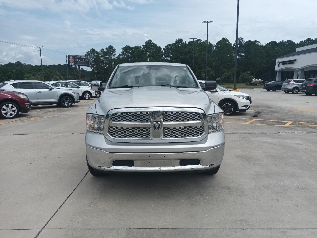 RAM 1500 SLT Quad Cab 2WD 2017