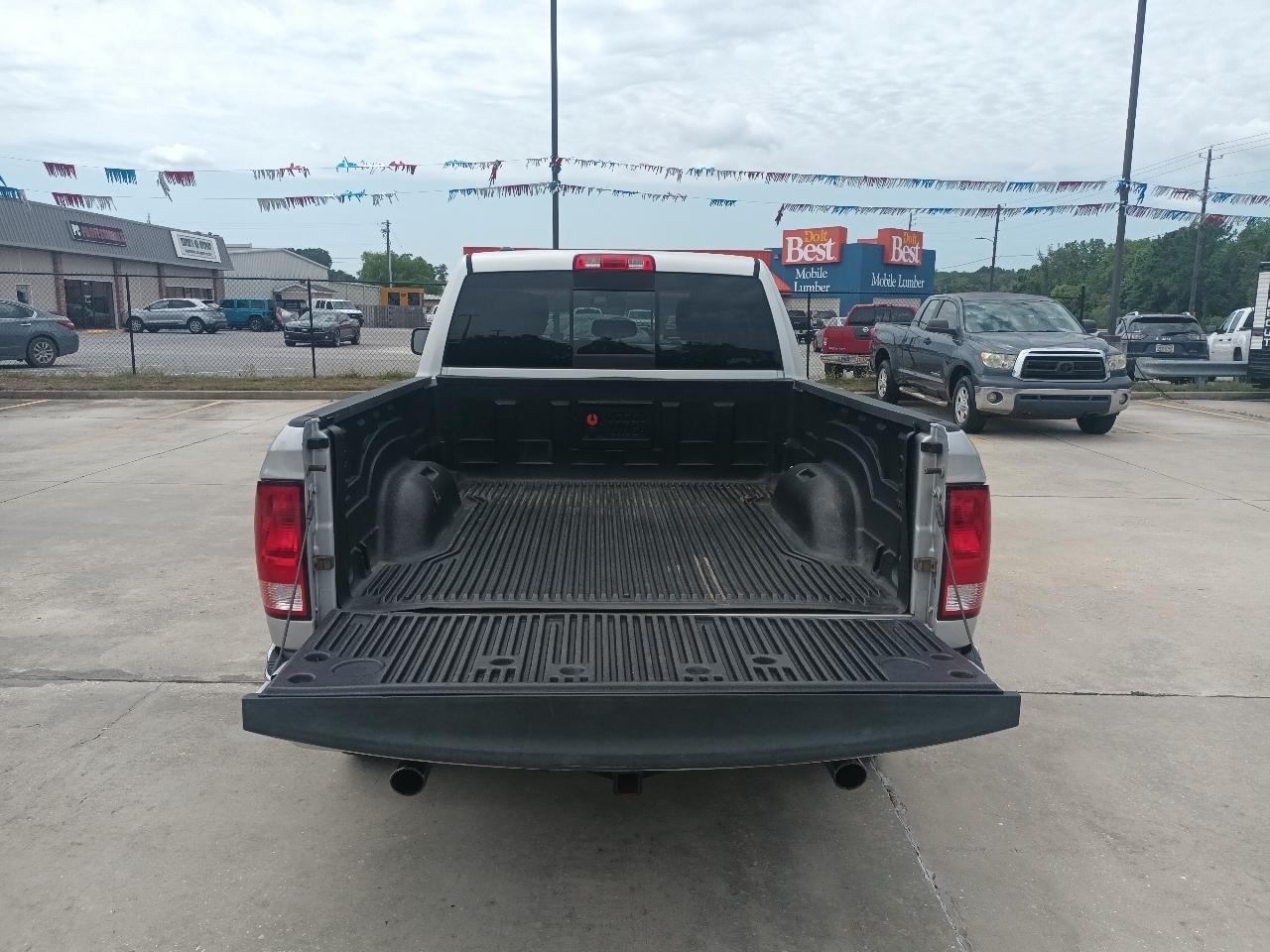 RAM 1500 SLT Quad Cab 2WD 2017