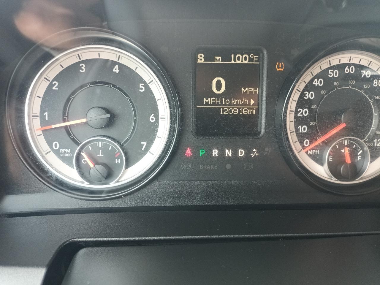 RAM 1500 SLT Quad Cab 2WD 2017