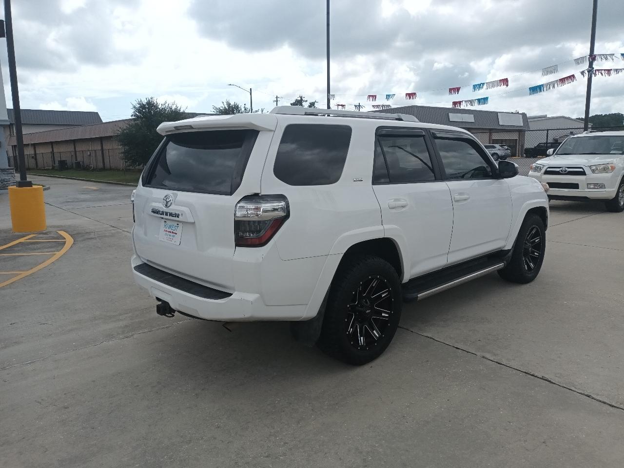 Toyota 4Runner SR5 2WD 2014