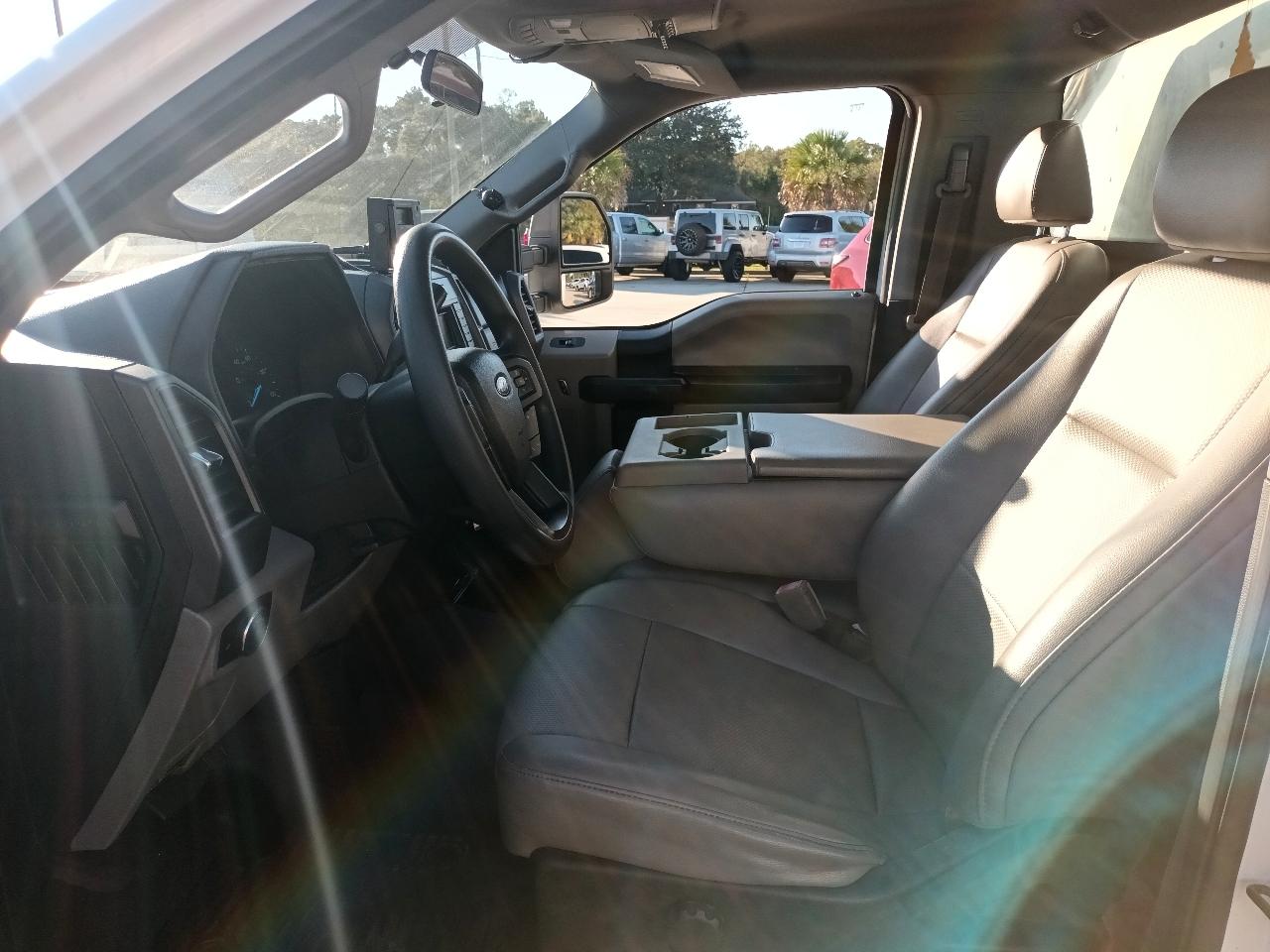 Ford F-550 Regular Cab DRW 2WD 2017