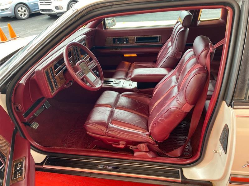 Buick Riviera  1989