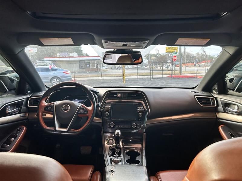 Nissan Maxima  2020