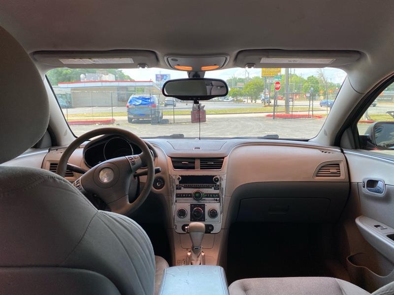 Chevrolet Malibu  2010