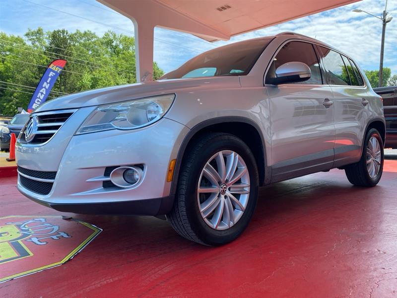 Volkswagen Tiguan  2011