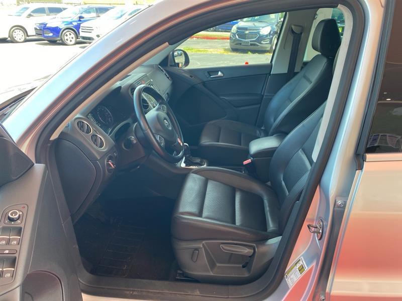 Volkswagen Tiguan  2011