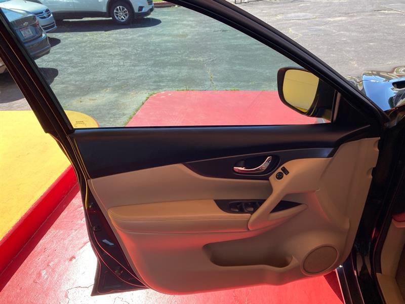 Nissan Rogue  2014