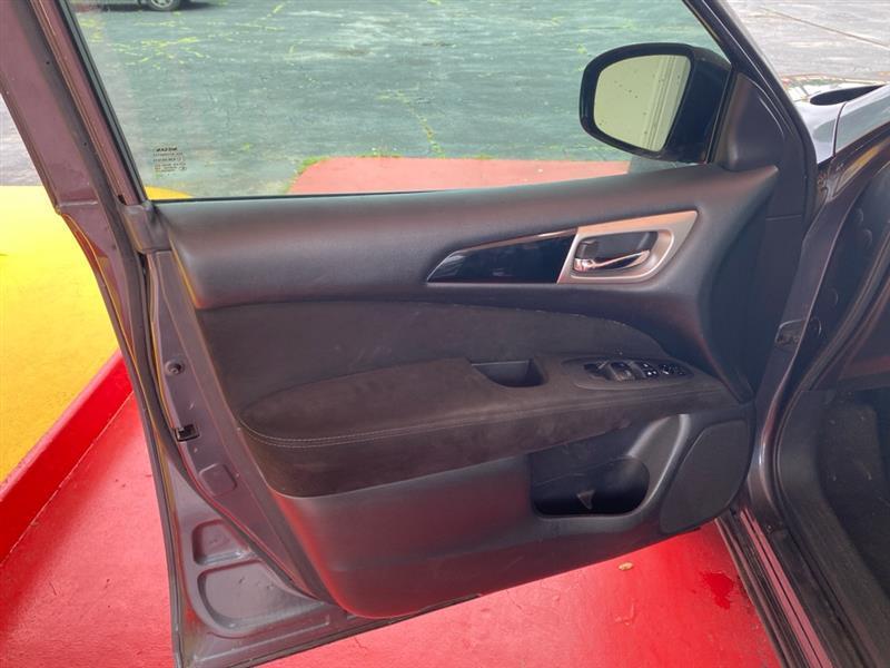 Nissan Pathfinder  2014