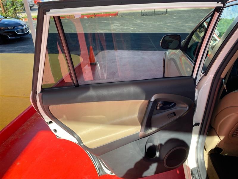 Toyota RAV4  2011