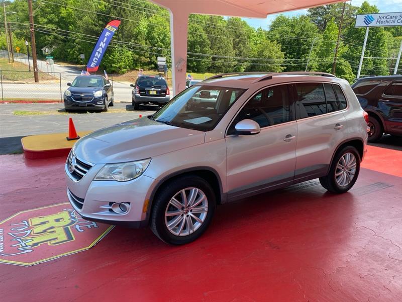 Volkswagen Tiguan  2011