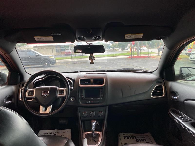 Dodge Avenger  2011