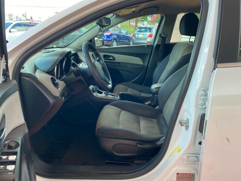 Chevrolet Cruze  2012