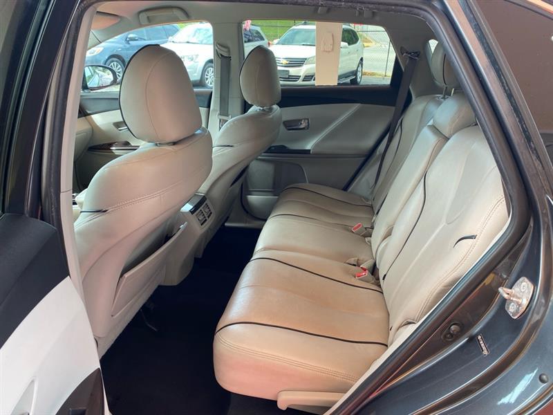 Toyota Venza  2010