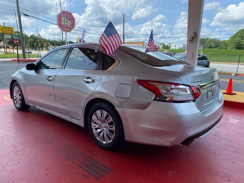 Nissan Altima  2017