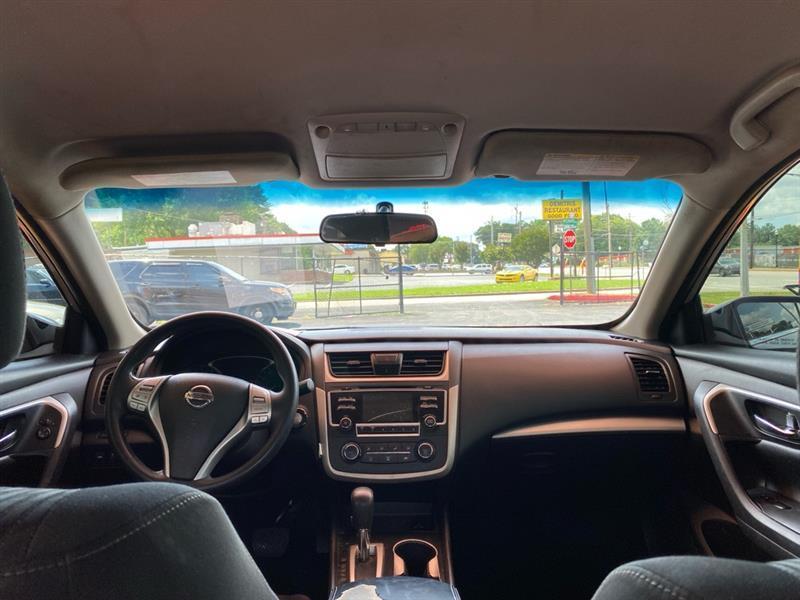 Nissan Altima  2017