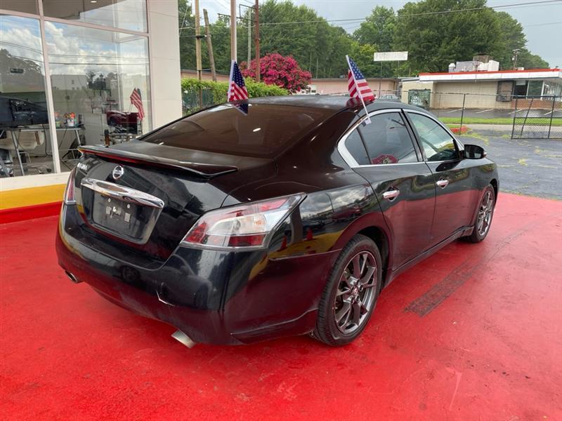 Nissan Maxima  2012