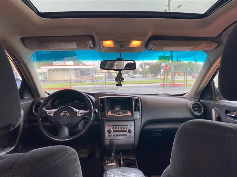 Nissan Maxima  2012