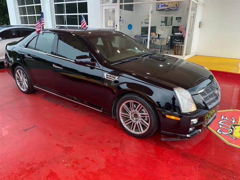 Cadillac STS  2011