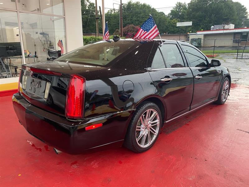 Cadillac STS  2011