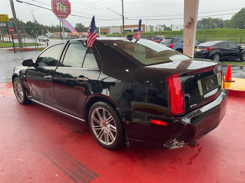 Cadillac STS  2011