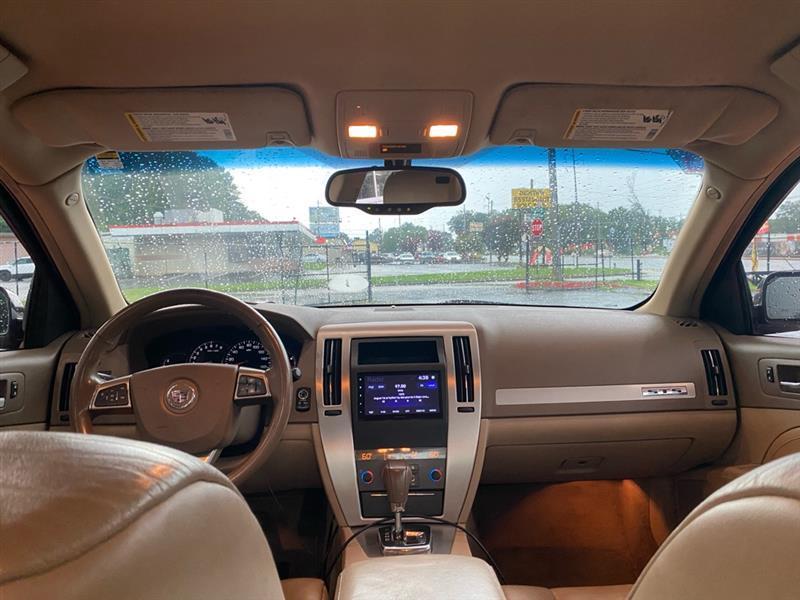 Cadillac STS  2011