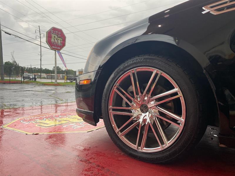Cadillac STS  2011
